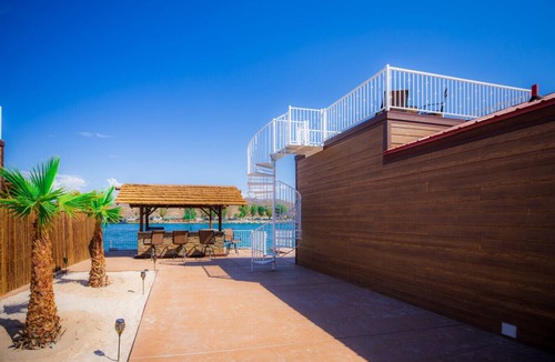 Parker Dam Villa | The Beachfront Villa 14