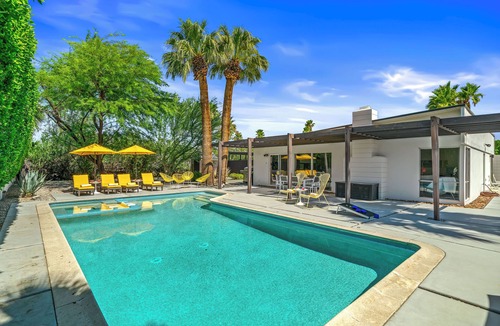 Racquet Club Estates House | The Butterfly Alexander – Stylish Mid-Century Home with Pool, Spa, Views & Fire Pit
