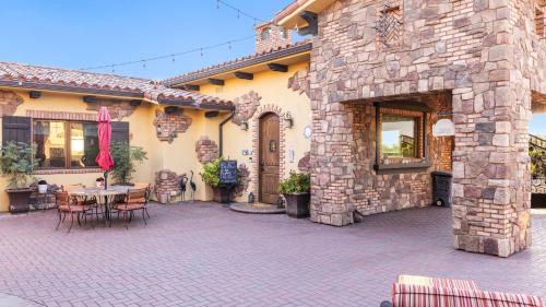 Temecula House | The Casita at Vines Estate by AvantStay