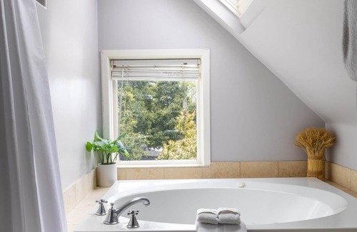 Santa Barbara Bed & Breakfast | The De La Vina Inn