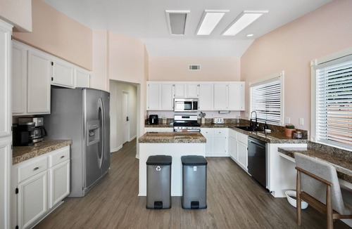 Palm Desert House | The Drexell- Newly Upgraded home w/pool, spa, firepit!