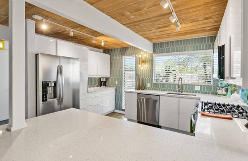 Racquet Club Estates House | The Francis Alexander - Unwind in Style: Spacious Living, Outdoor Dining & Fire Pit Bliss