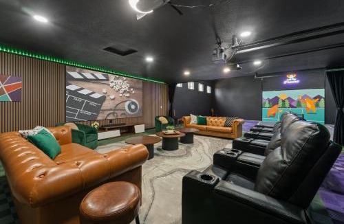 Nevada City House | The Gathering Place! Sleeps 24, Lakeview, Game room