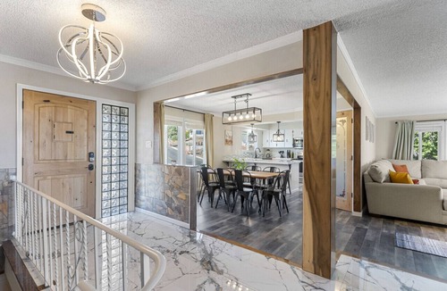 Northeast Reno House | The Hill House Mtn Views Hot Tub Fire Pit & BBQs