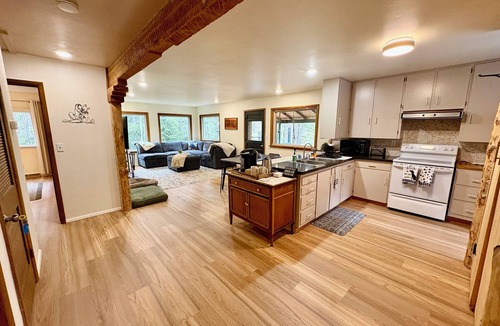 Rollinsville Cabin | The HouseWolf Hideaway ~ A Pup-Friendly, Mountain Cabin!