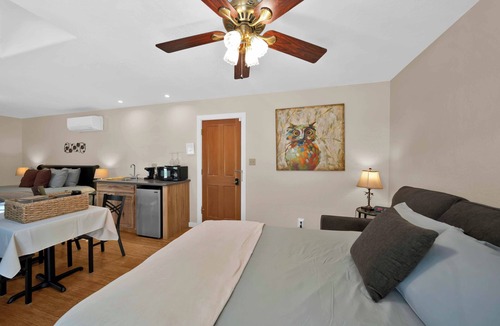 O'Brien Bed & Breakfast | The Hummingbird- A Room With a Forest View!