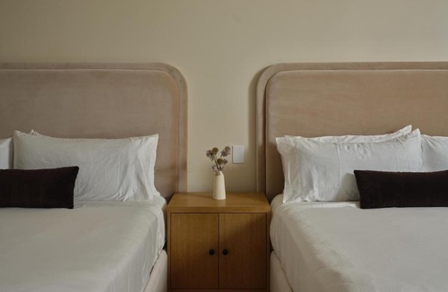 Koreatown Hotel | The Ivory
