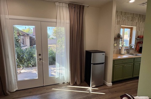 Alhambra Apartment | The Little Adobe - Daniel & Clara Boone Historic Bunkhouse in Central Phoenix!