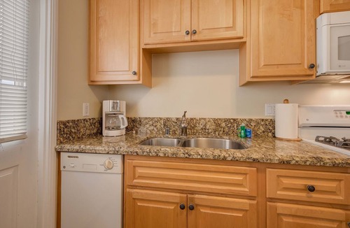 North Pacific Beach Condo | The Marlin at Law Street Beach - Pacific Beach