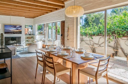 Montecito House | The Miramar Oasis: Plunge Pool 2 Blocks to Beach