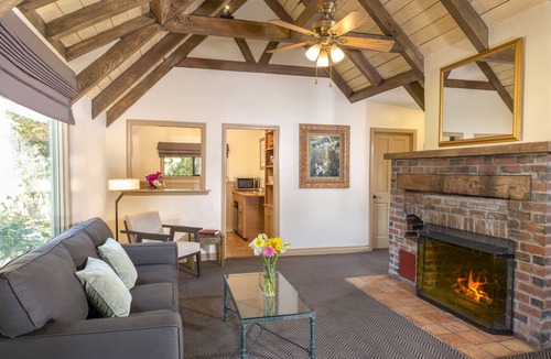Ventura Hotel | The Pierpont Inn