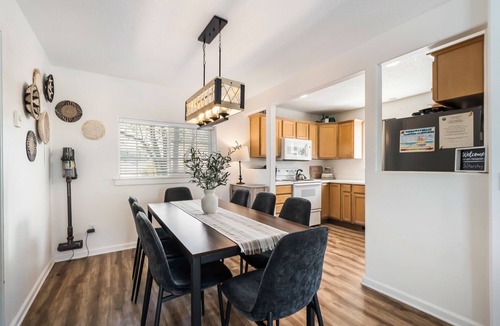 Rockaway Beach House | The Sand Dollar Beach House- 3 min walk to the beach and Pet Friendly!