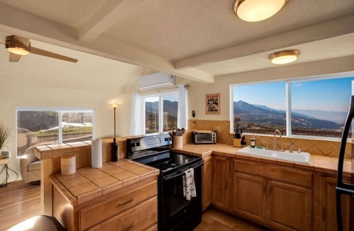 Mountain Center House | The Springcrest Chalet