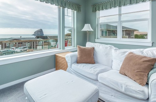 Kiwanda Shores House | The Whaler #122 - Gorgeous views, 4 bedroom home across from beach