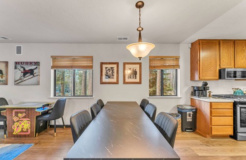 Soda Springs House | Ticket To Ride -Fun, Cozy, Close to it all, Cabin!