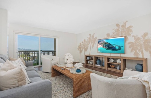 Solana Beach Condo | Tide & Turf - New & Renovated, Racetrack, Ocean Views
