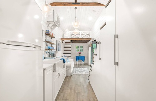 Agoura Hills House | Tiny House Magic Cozy Stay with Dollhouse Charm