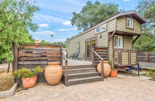 Agoura Hills House | Tiny House Magic Cozy Stay with Dollhouse Charm