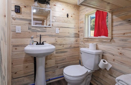 Central Point House | Tiny Living at its Finest… 🐞