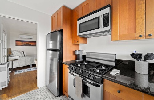 Park West Apartment | Top Floor SD Bay View Studio in Bankers Hill, San Diego!