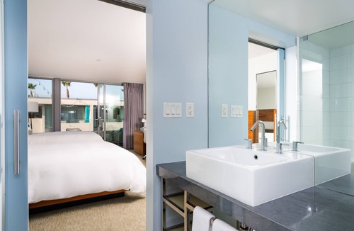 Pacific Beach Hotel | Tower23 Hotel