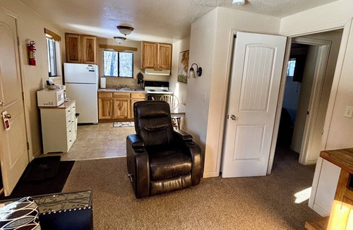 Manitou Springs Cabin | Town & Country Cottages