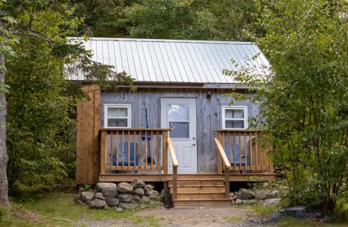 Wreck Cove Cabin | Trailside Accommodations and Outdoor Adventures