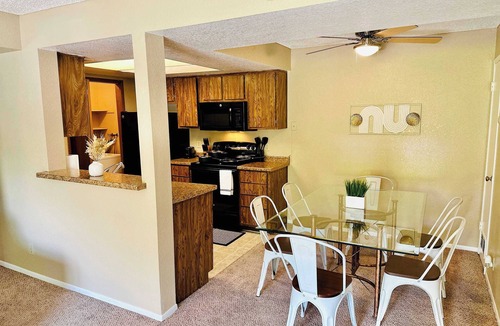 Reno/Tahoe Airport Apartment | Tranquil Green Hideaway/2Baths/Sleeps 7