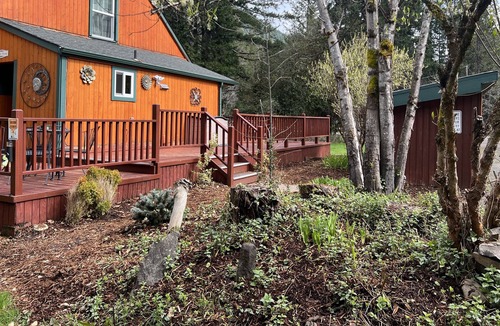 Blue River Cabin | Tree-lined retreat with a wood stove, grill, firepit, & mountain views - dogs ok