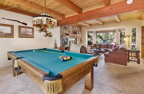 Upper Moonridge Cabin | Treetop Views Retreat at Big Bear w/Pool Table
