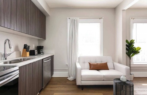 Gaslamp Quarter Bed & Breakfast | Trendy Studio w/Full Kitchen | Heart of Gaslamp