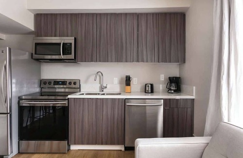 Gaslamp Quarter Bed & Breakfast | Trendy Studio w/Full Kitchen | Heart of Gaslamp