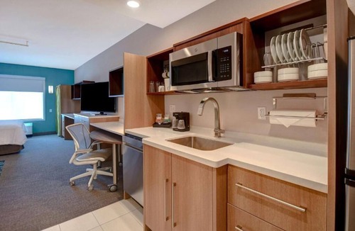 Downtown Tucson Hotel | Tucson Treasure! 2 Comfortable Units, Onsite Parking, Outdoor Pool!