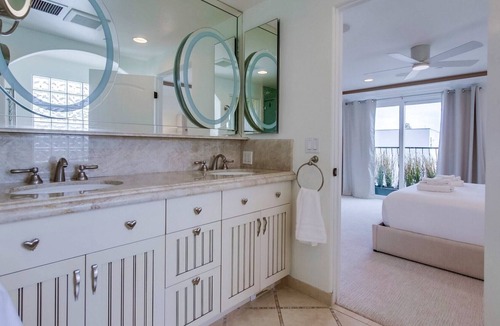 South Mission Beach House | Two Homes in One - Beach Duplex with Views!