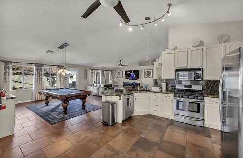 River Mountain House | Ultimate, Central 1 Story, Pool, Hot Tub & Games