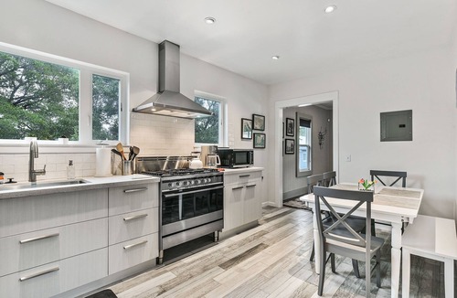 San Rafael House | Ultra Comfy, Quiet, Bright, Private Perch in Central Marin!