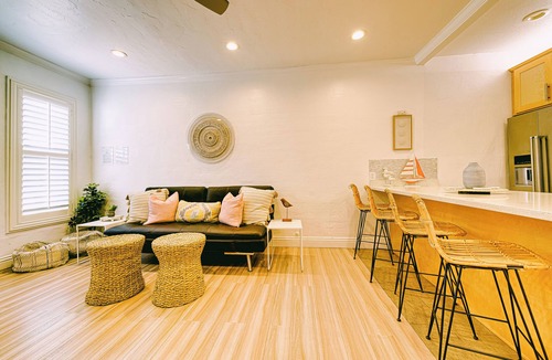 Balboa Peninsula Condo | Ultra-modern Paradise Home w/Bidet & Work Desk!