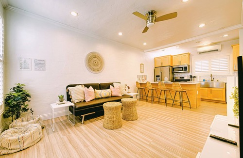 Balboa Peninsula Condo | Ultra-modern Paradise Home w/Bidet & Work Desk!