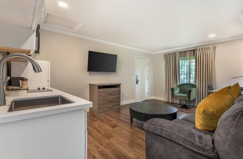 Davis Hotel | University Park Inn & Suites, an Ascend Collection Hotel