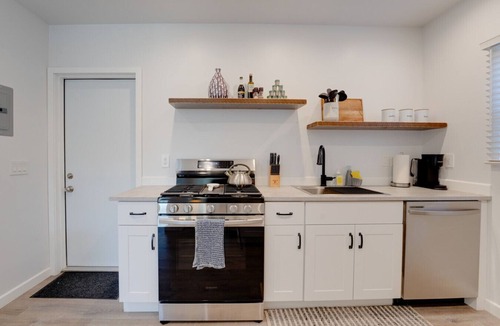 Roseville - Fleet Ridge Apartment | Updated 1BR in Point Loma – Near Harbor & Airport