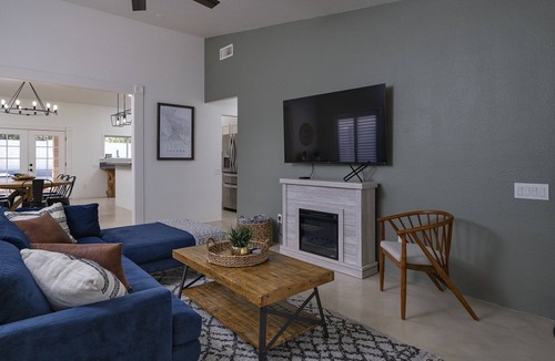 Cortaro House | Updated 4 bed/2 Bath House w/ Pool/Spa close to Sombrero Peak!