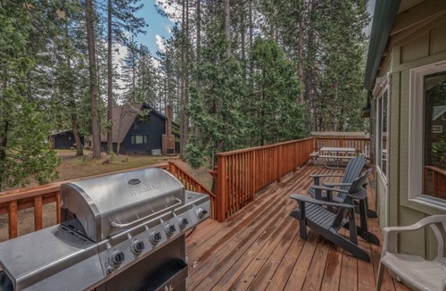 Arnold Cabin | Updated Cabin-AC-game room- room for 2 families-Dogs Welcome