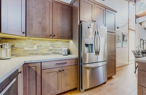 Mammoth Lakes Condo | Updated & Large, Bright Mammoth Home near The Village, Pool On-site