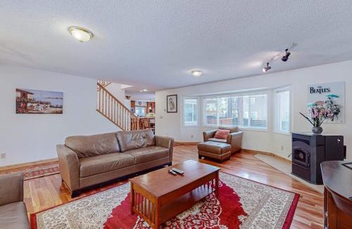 Montgomery Estates House | Updated Retreat with Game Room Pool Table & Foosball