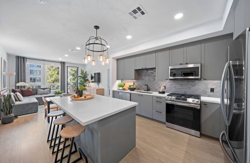 Costa Mesa Condo | Upscale 2BR Condo w Pool at Halcyon House Apartments