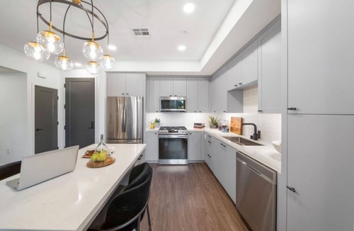 Costa Mesa Condo | Upscale 2BR Condo w Pool at Halcyon House Apartments