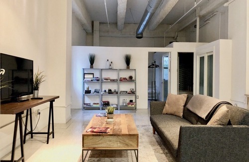 Historic Core Apartment | Upscale Corner Loft in Historic Core with Rooftop Pool and Loungue