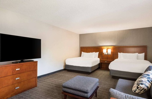San Jose Hotel | Vacation Day Is Always A Great Idea! w/Pool, Near Rosicrucian Egyptian Museum