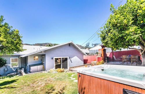 Crescenta Highlands House | Vacation in style! Modern 3bd/2 bath centrally located private home.