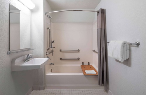 North State Hotel | Vagabond Inn Santa Barbara